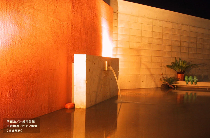 □下の小さい画像をクリックで好きな画像に切り替わります。
□[SlideShow]クリックで自動スライドショー。
□→は次へボタン。
□←は戻るボタン。