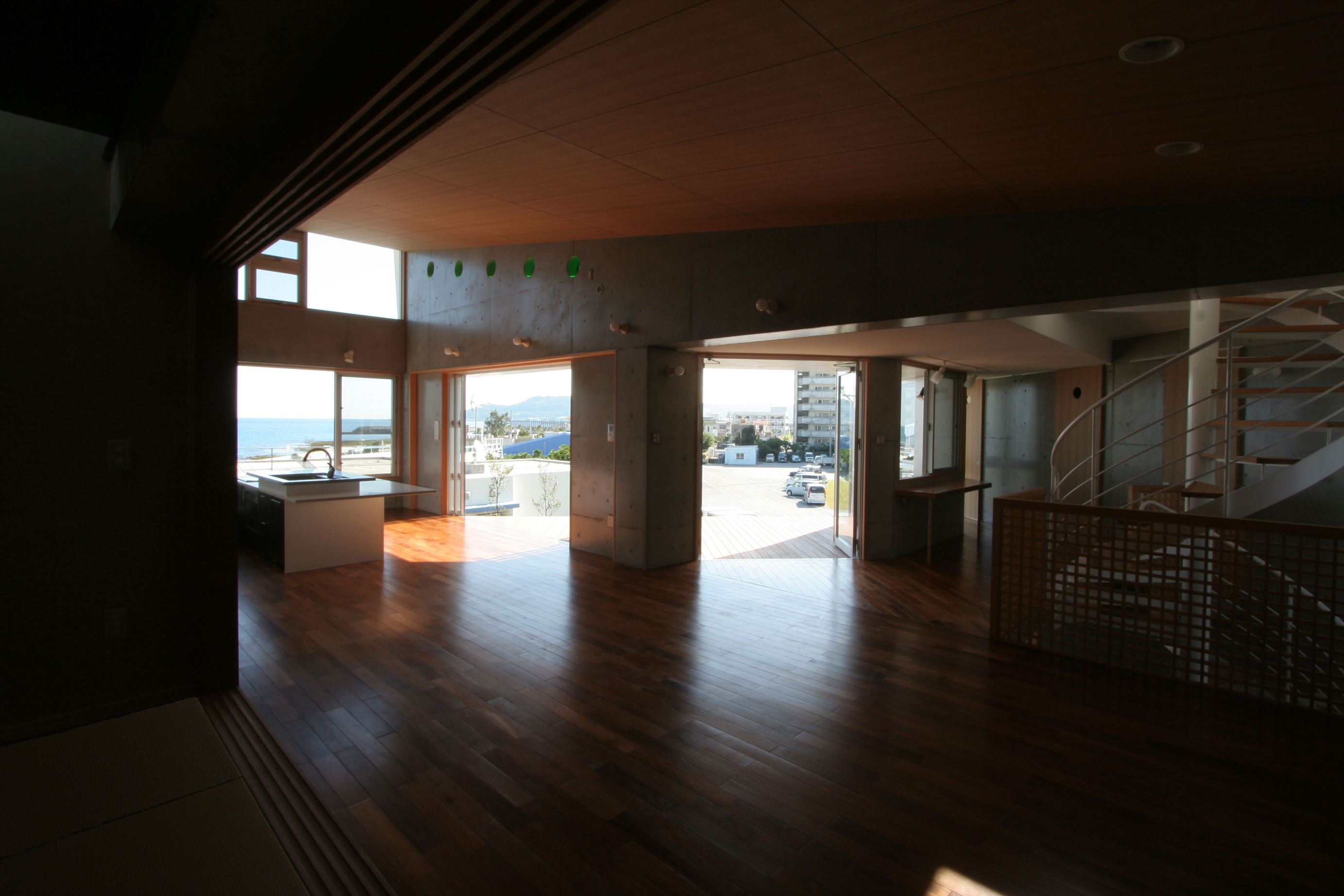 与那原の家 ~海を望む家~