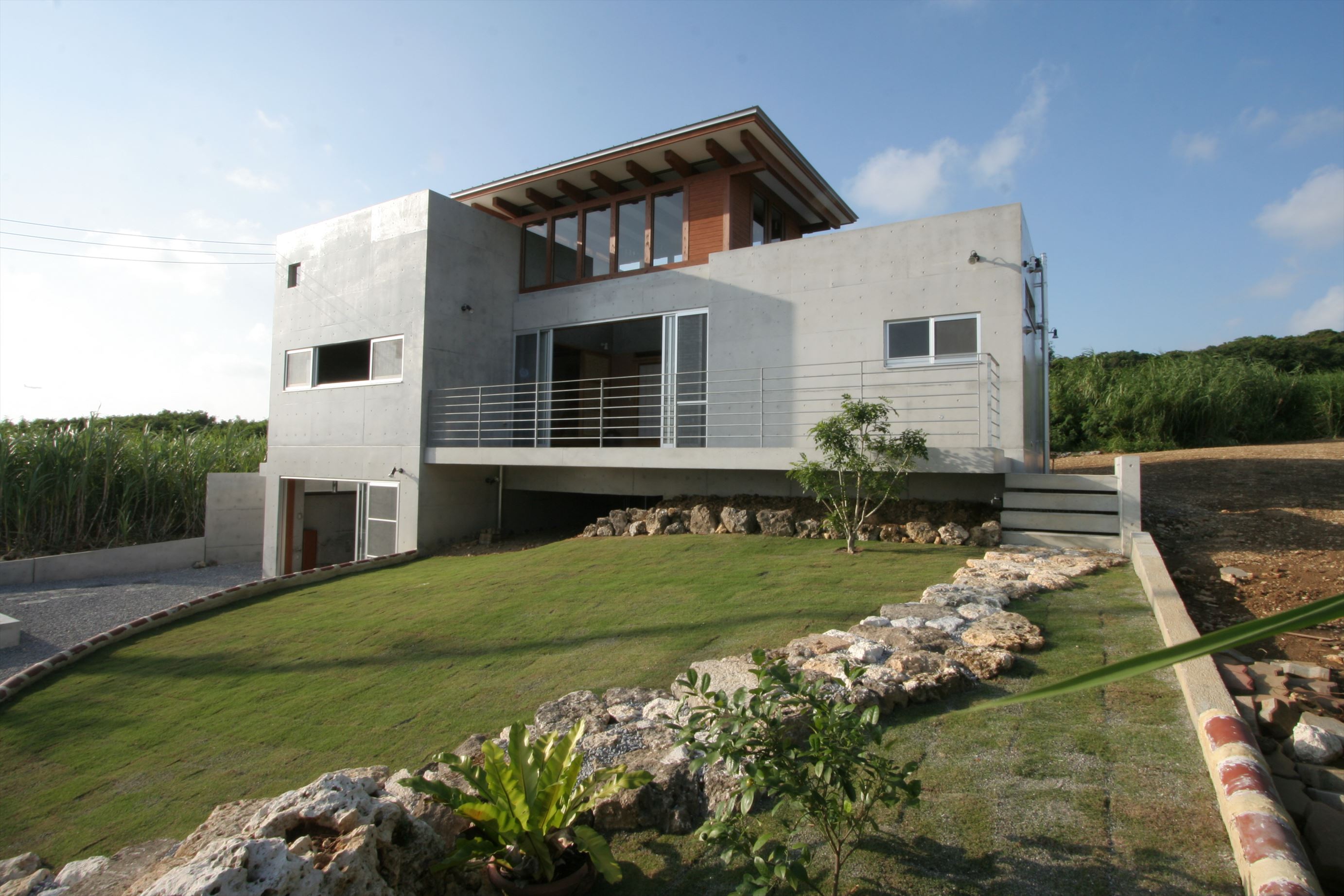 糸満の家 ~土間空間のある家~