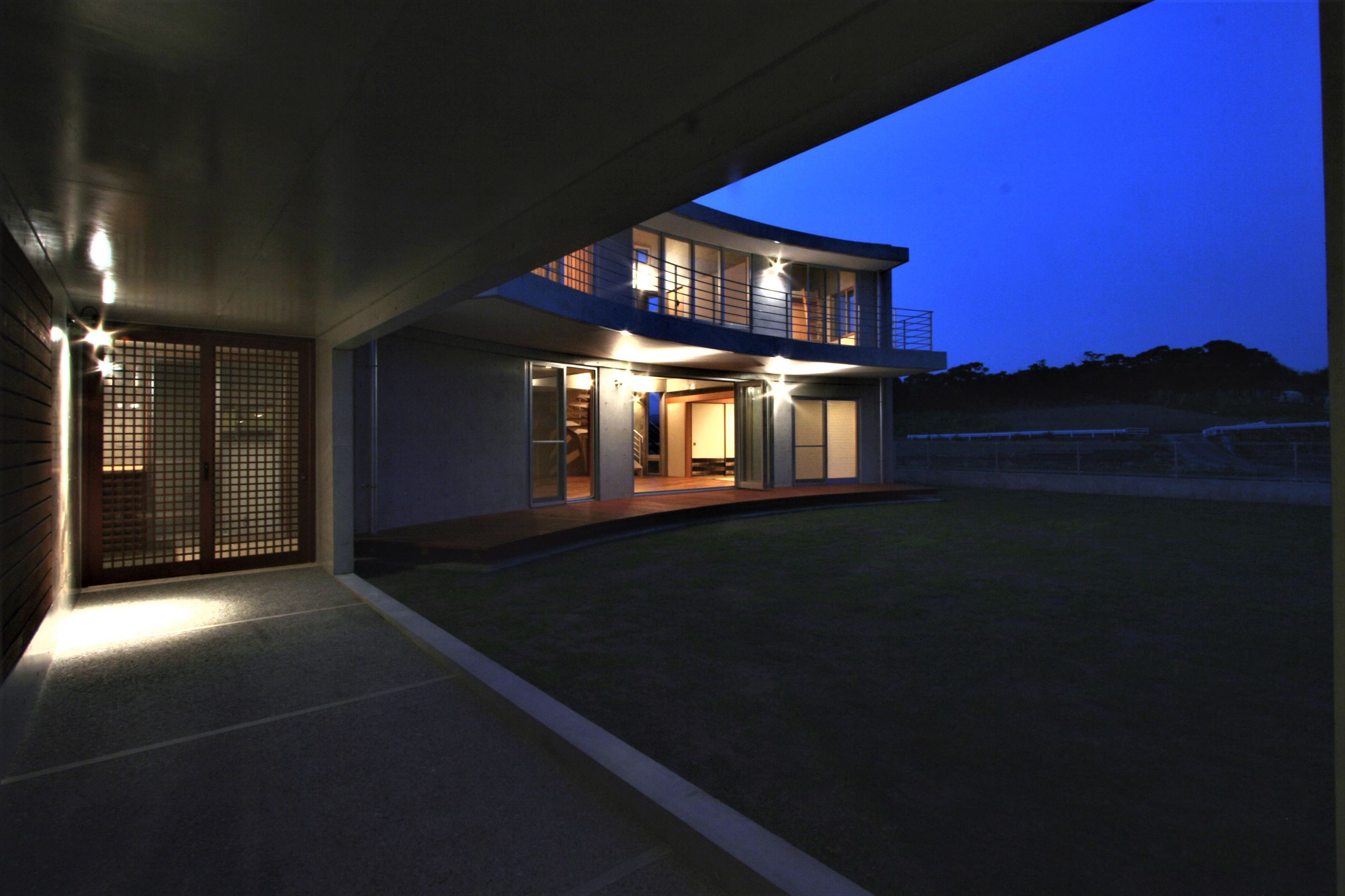 大里の家 ~ナー(庭)を抱く家~