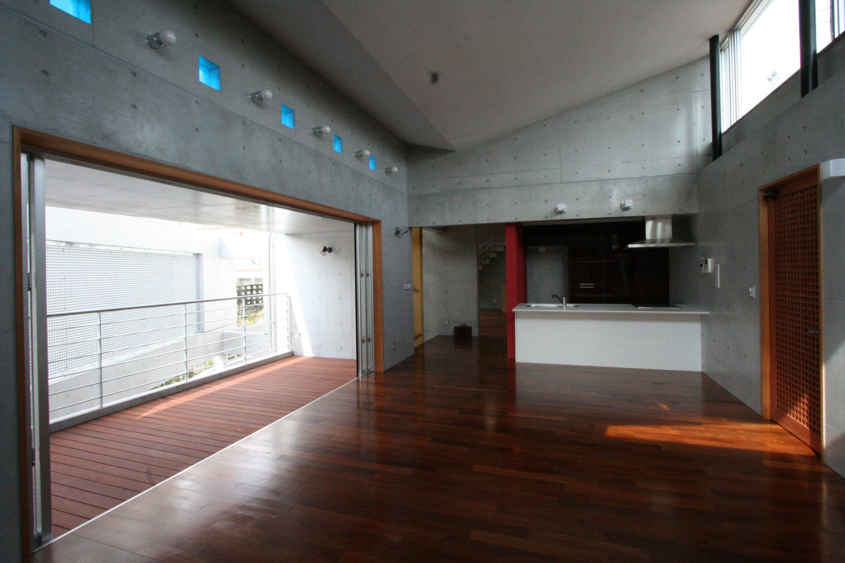 園田の家 ~都市に建つコートハウス~ 二世帯住宅