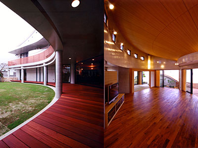 照屋の家 ~ナーを囲む2世帯住宅~