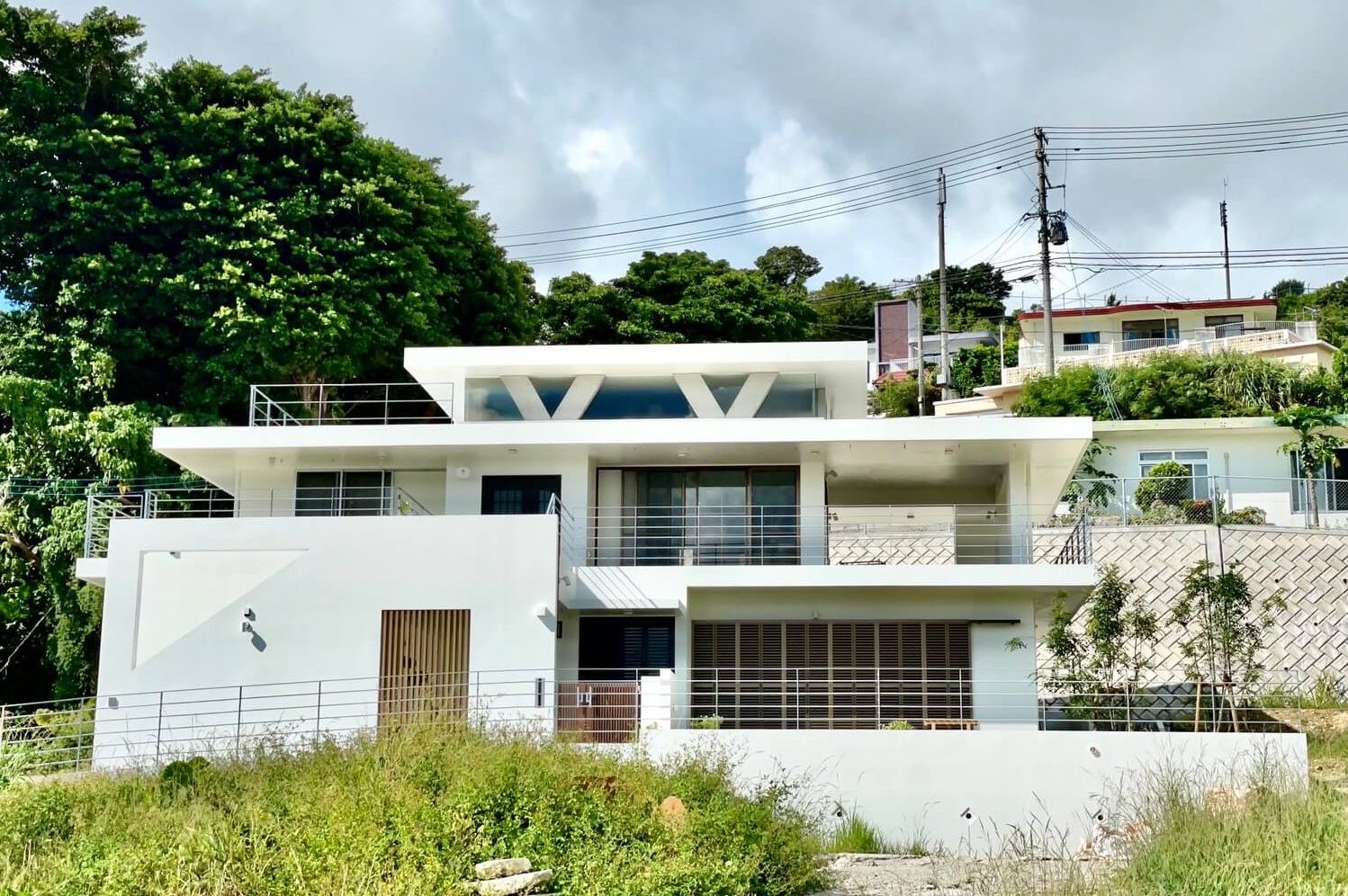 北谷の二世帯住宅 ~水平ラインの家~